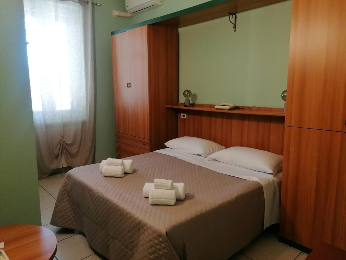 Hotel Villa Benvenuti Виареджо Экстерьер фото