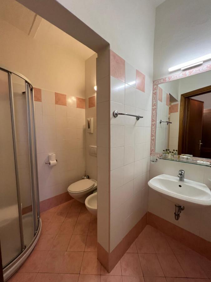 Hotel Villa Benvenuti Виареджо Экстерьер фото